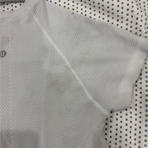 Lululemon swiftly tech size 4 - Picture 4 of 7